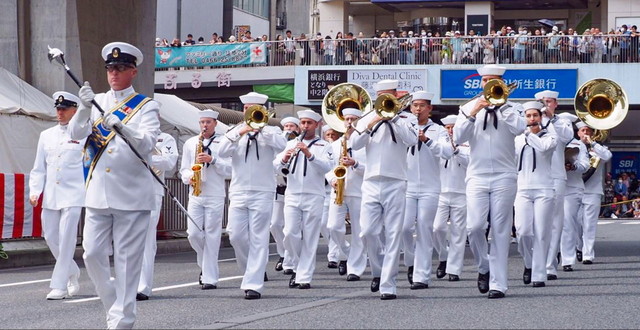 米海軍第７艦隊パレードバンド